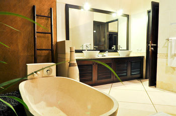 Hotel Tresna *